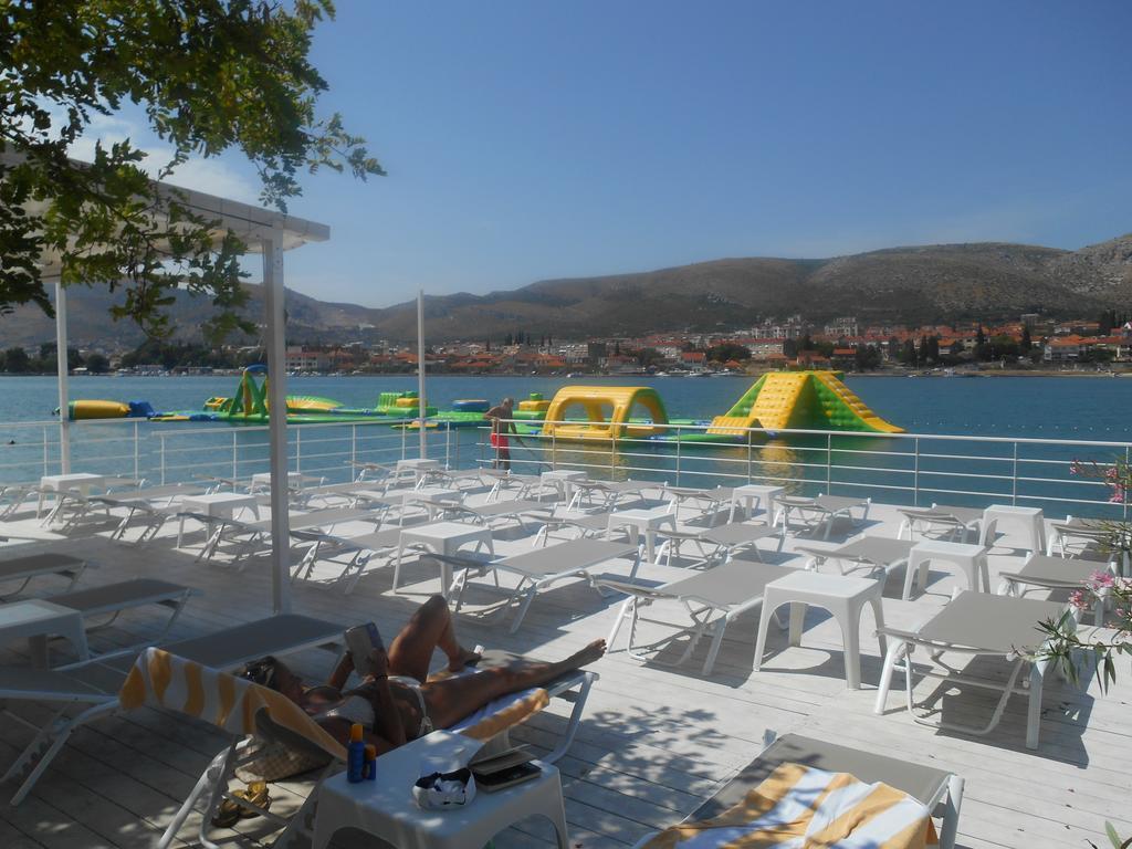Apartments Bresan Трогир Экстерьер фото